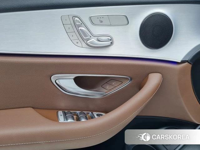 Mercedes-Benz E-Class W213 2021 Белый из Кореи, фото 5