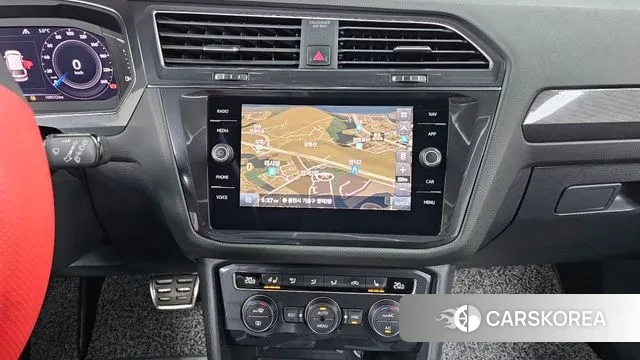 Volkswagen Tiguan Allspace 2020 Серебристо-серый из Кореи, фото 5