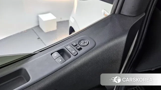 Hyundai Staria 2023 Белый из Кореи, фото 5