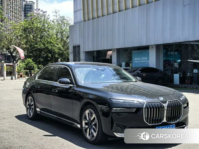 BMW 7 series 2023 Черный из Китая, фото 5