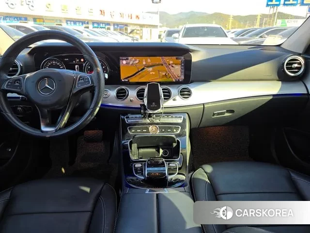 Mercedes-Benz E-Class W213 2018 Белый из Кореи, фото 5