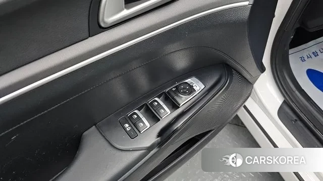 Kia K5 3rd generation 2023 Белый из Кореи, фото 5