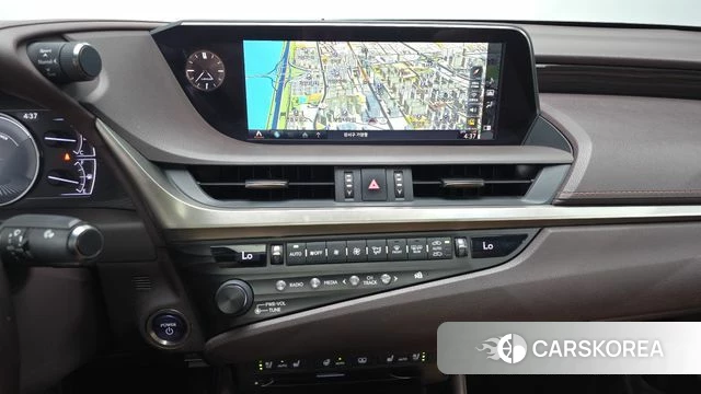 Lexus ES300h 7th generation 2019 Белый из Кореи, фото 5