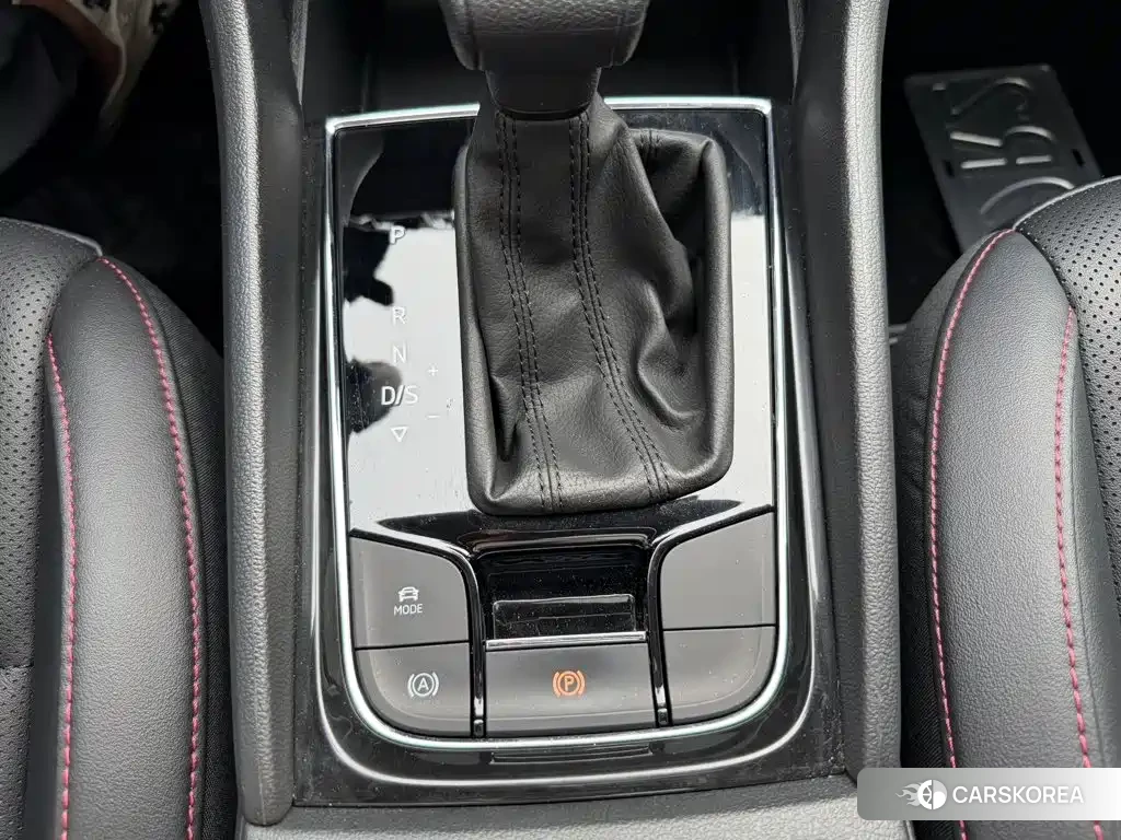 Skoda Krok 2023 Белый из Китая, фото 5