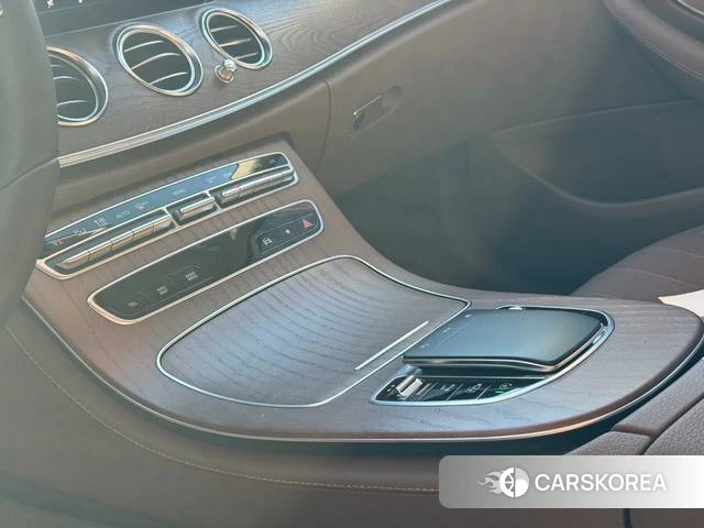 Mercedes-Benz E-class 2023 Черный из Китая, фото 5