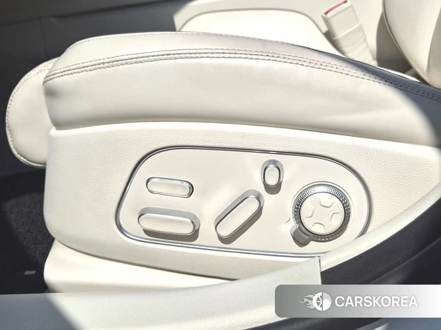 Genesis G90 (RS4) 2023 Белый из Кореи, фото 5