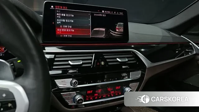 BMW 5 Series (G30) 2022 Серебристо-серый из Кореи, фото 5