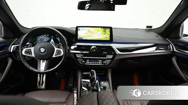 BMW 5 Series (G30) 2023 Белый из Кореи, фото 5