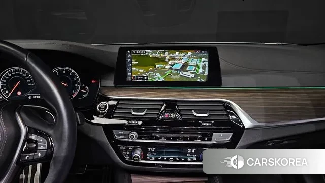 BMW 5 Series (G30) 2018 Цвет галактики из Кореи, фото 5