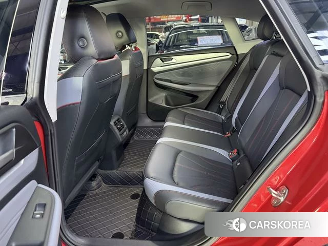 Volkswagen Lingdu 2023 Красный из Китая, фото 5