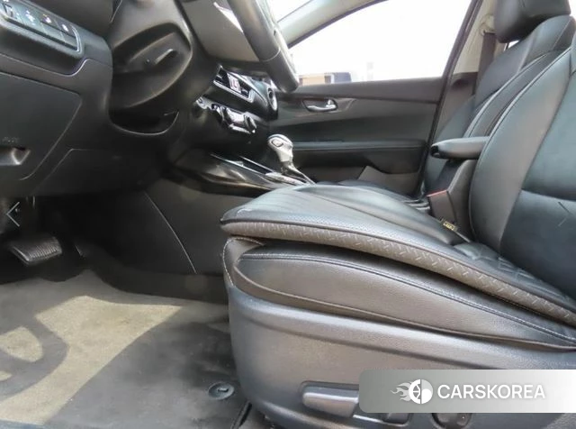 Kia The New K3 2nd generation 2021 Серый из Кореи, фото 5