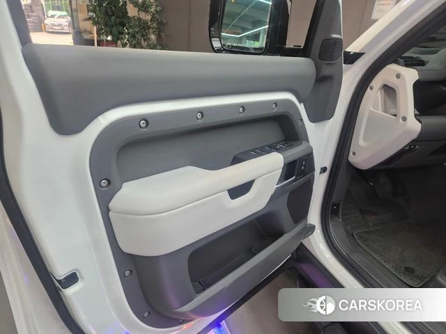 Land Rover Defender (L663) 2025 Белый из Кореи, фото 5