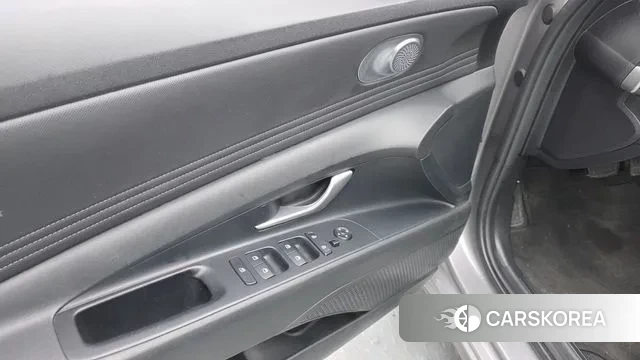 Hyundai Avante (CN7) 2021 Серебристо-серый из Кореи, фото 5