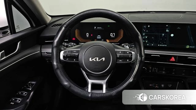 Kia The New K5 3rd generation 2023 Белый из Кореи, фото 5
