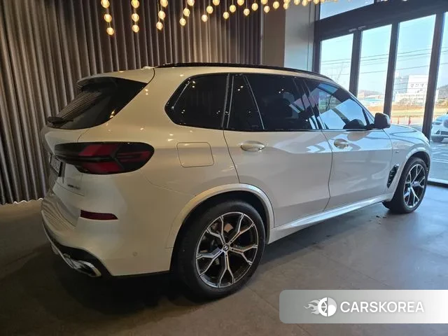 BMW X5 (G05) 2024 Белый из Кореи, фото 5