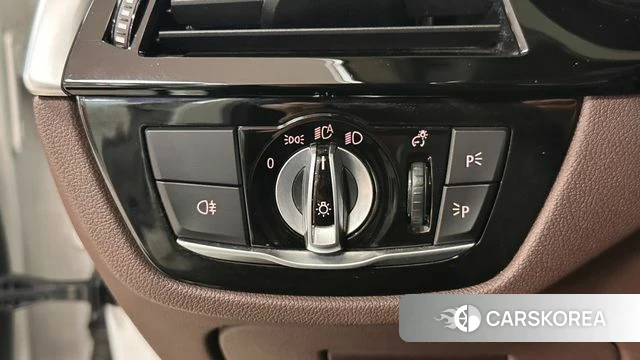 BMW 5 Series (G30) 2022 Белый из Кореи, фото 5