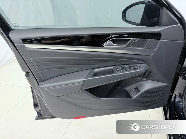 Volkswagen Passat PHEV 2023 Черный из Китая, фото 5