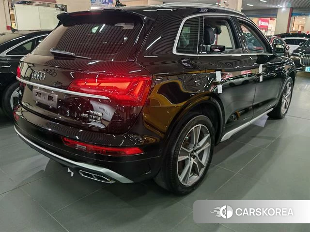 Audi Q5L 2022 Черный из Китая, фото 5