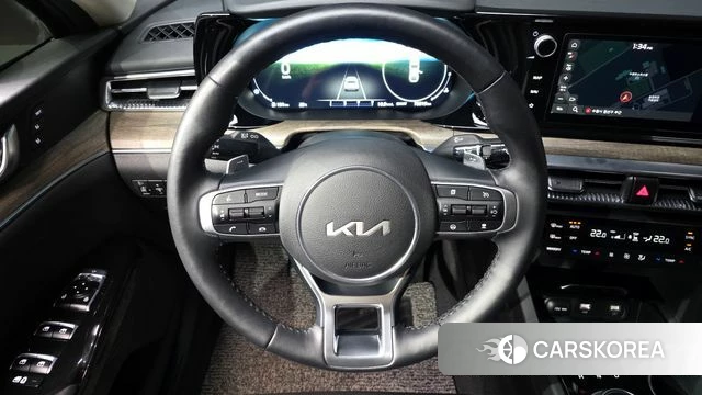 Kia K5 3rd generation 2023 Черный из Кореи, фото 5