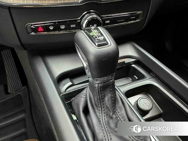 Volvo XC60 2021 Темно-серый из Китая, фото 5