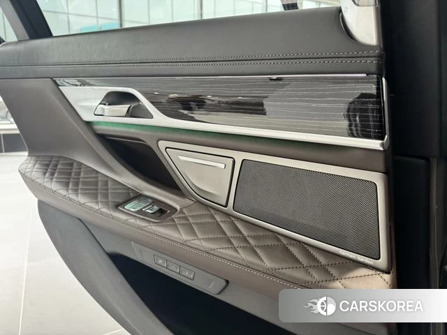 BMW 7 series 2021 Темно-серый из Китая, фото 5