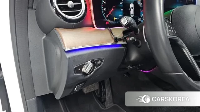 Mercedes-Benz E-Class W213 2023 Белый из Кореи, фото 5