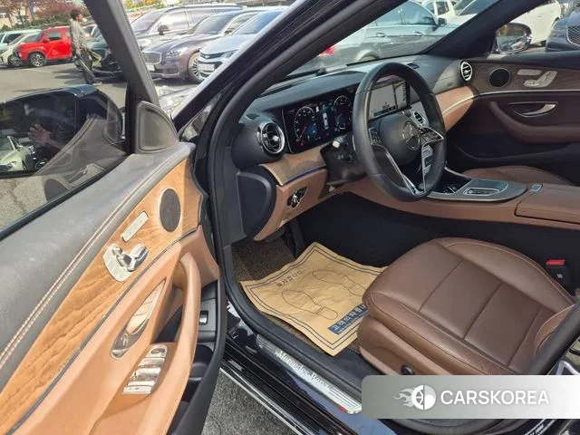 Mercedes-Benz E-Class W213 2023 Черный из Кореи, фото 5