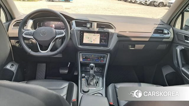 Volkswagen Tiguan second Generation 2023 Белый из Кореи, фото 5