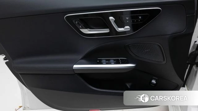 Mercedes-Benz C-Class W206 2025 Белый из Кореи, фото 5