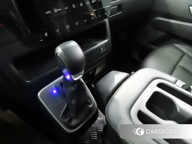 Hyundai Staria 2024 Серый из Кореи, фото 5