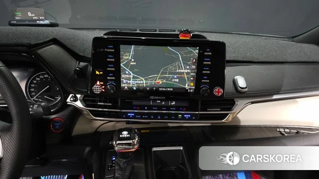 Toyota Sienna 4th Generation 2022 Белый из Кореи, фото 5