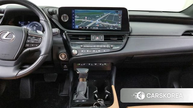 Lexus ES300h 7th generation 2023 Белый из Кореи, фото 5