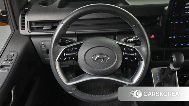 Hyundai Staria 2023 Желтый из Кореи, фото 5
