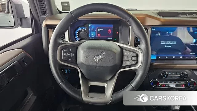 Ford Bronco 6th Generation 2023 Цвет галактики из Кореи, фото 5