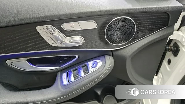 Mercedes-Benz C-Class W205 2018 Белый из Кореи, фото 5