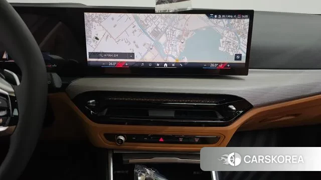 BMW 3 Series (G20) 2025 Белый из Кореи, фото 5