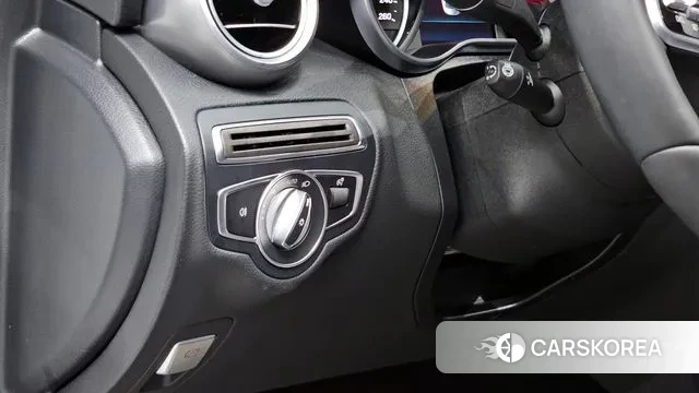 Mercedes-Benz C-Class W205 2020 Белый из Кореи, фото 5