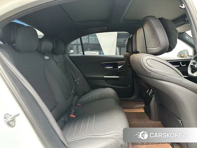 Mercedes-Benz Class C 2023 Белый из Китая, фото 5