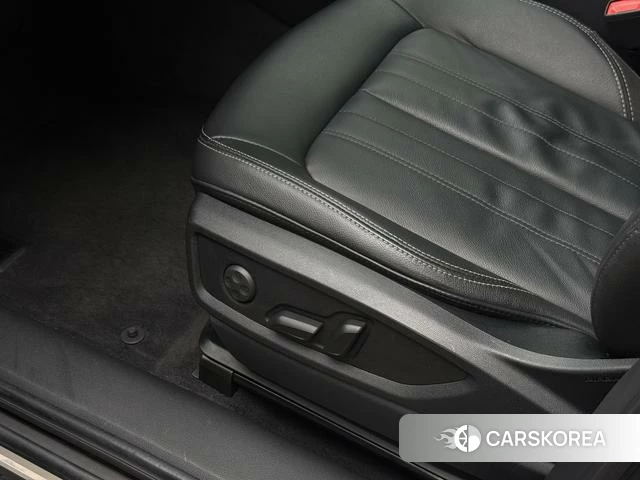 Audi Q5L 2021 Синий из Китая, фото 5