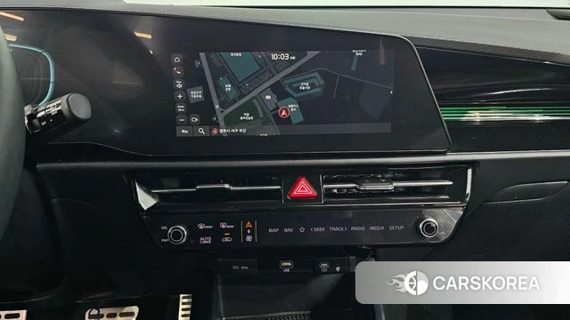 Kia Di Ol Nu Niro 2022 Серебристо-серый из Кореи, фото 5