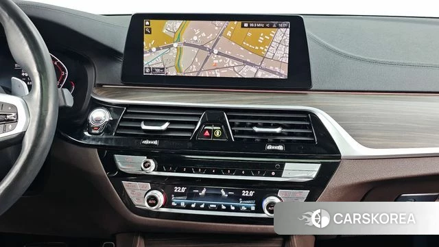 BMW 5 Series (G30) 2019 Синий из Кореи, фото 5