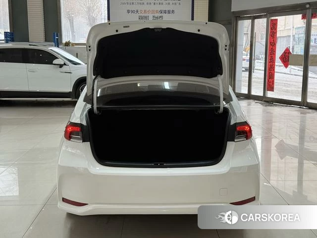 Toyota Corolla 2022 Белый из Китая, фото 5
