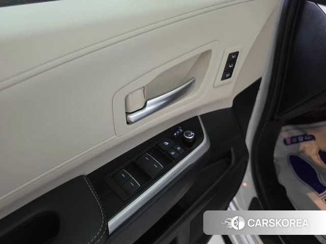 Toyota Sienna 4th Generation 2025 Белый из Кореи, фото 5