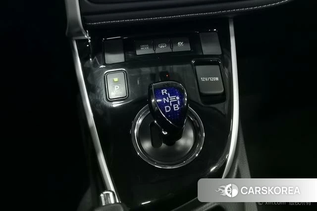 Toyota Corolla dual engine E+ 2022 Белый из Китая, фото 5