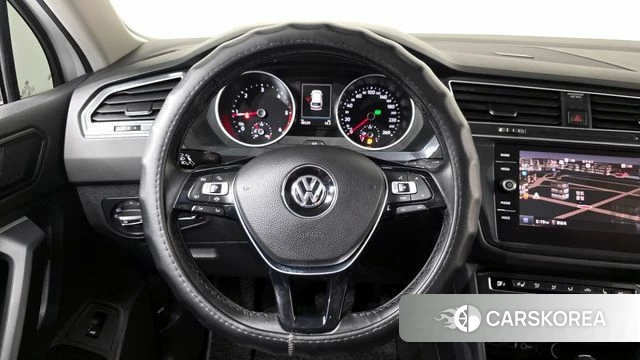 Volkswagen Tiguan second Generation 2020 Белый из Кореи, фото 5