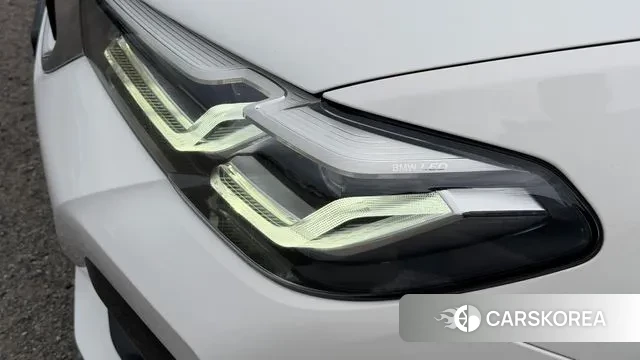 BMW 5 Series (G30) 2023 Белый из Кореи, фото 5