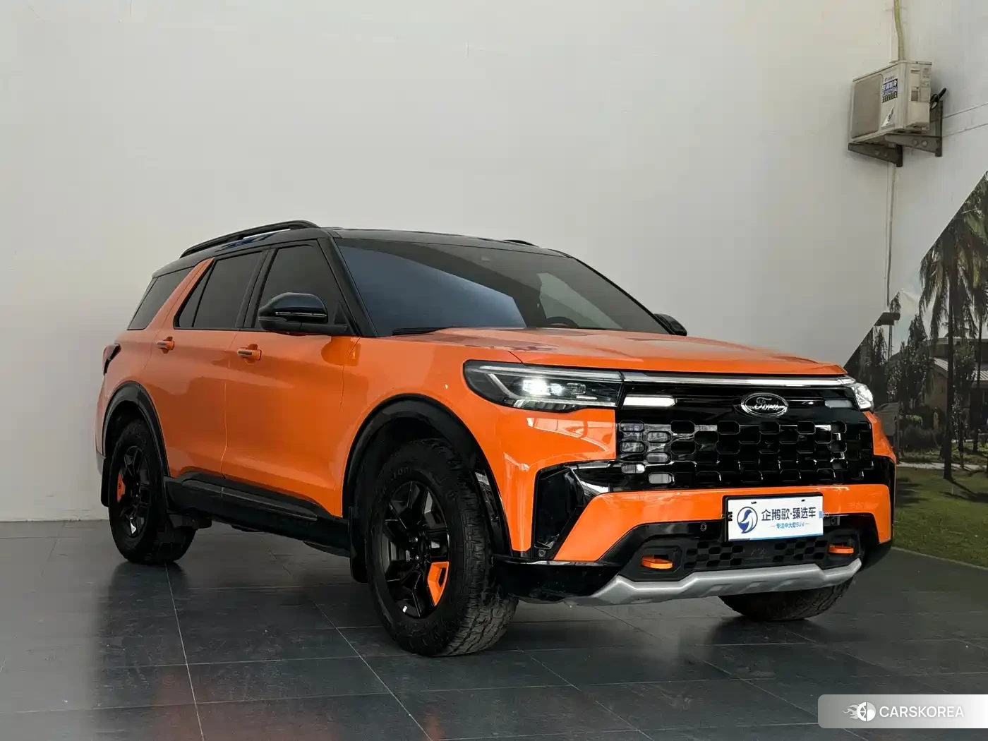 Ford Explorer 2023 Yellow/orange из Китая, фото 5