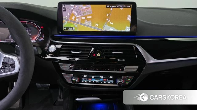 BMW 5 Series (G30) 2023 Белый из Кореи, фото 5