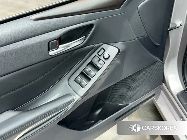 Toyota Asian dragon 2023 Серебристо-серый из Китая, фото 5