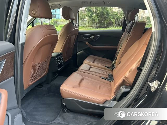 Audi Q7 2021 Черный из Китая, фото 5
